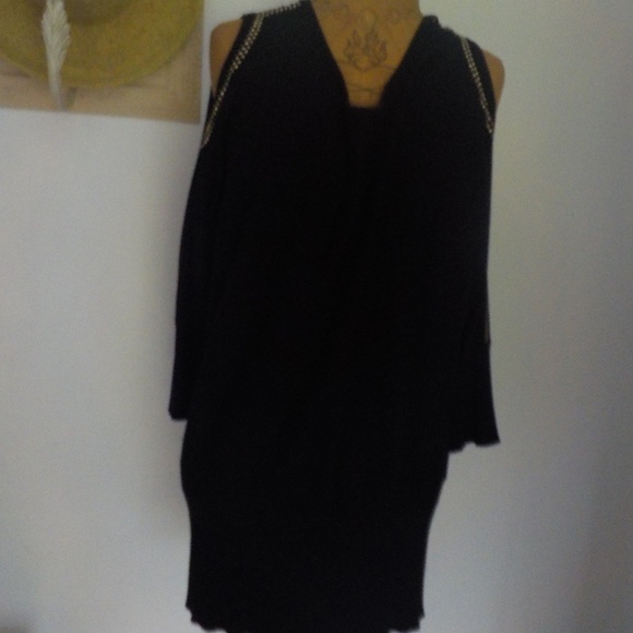 Long Tunic Sweater Gold Studs Cold Shoulder - Picture 8 of 11